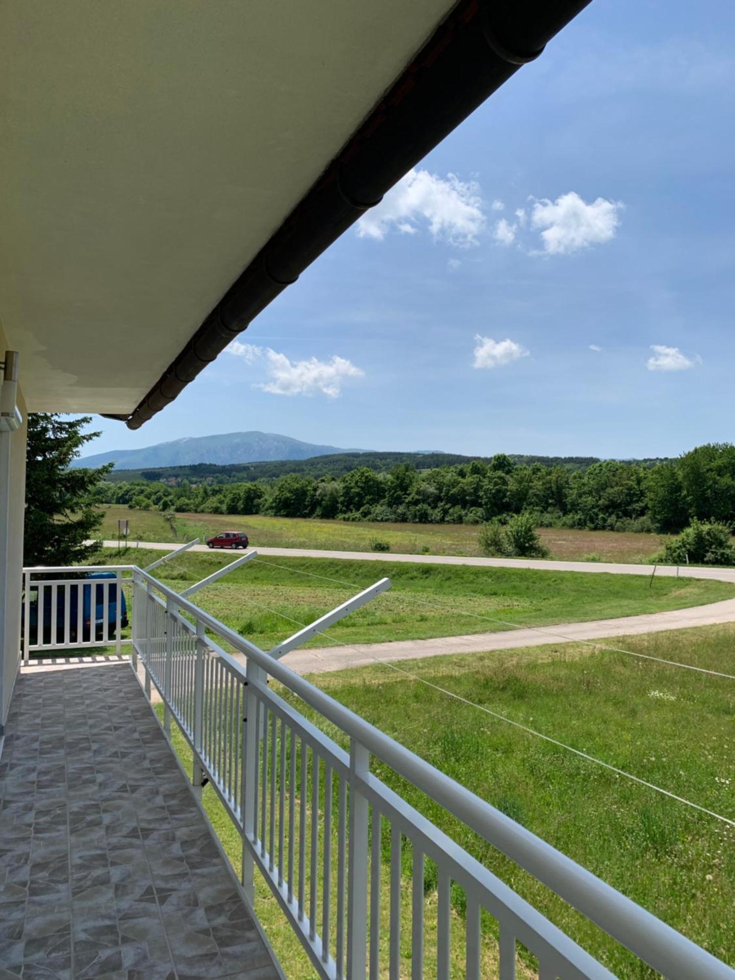 Apartman Potok Ливно Экстерьер фото
